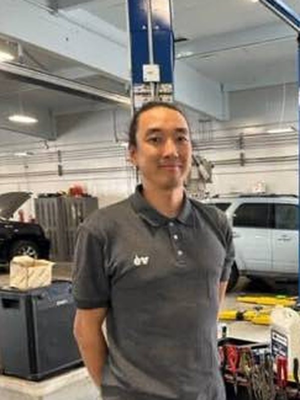 Bobby Yuen, Service Advisor